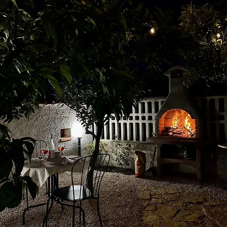 Dimora Dana Bed & Breakfast