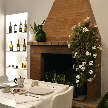 Dimora Dana Bed & Breakfast 3*