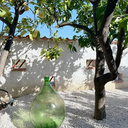 Dimora Dana Bed & Breakfast 3*