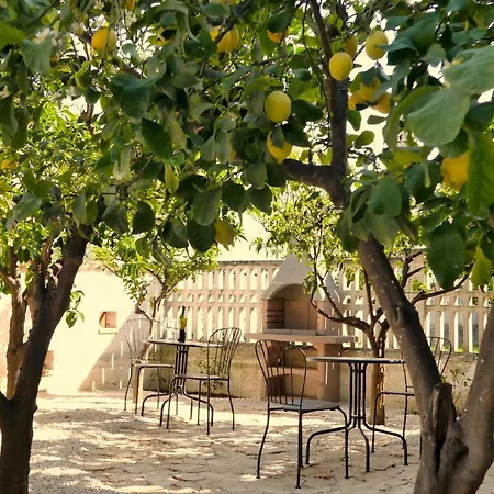 Dimora Dana Bed & Breakfast Pollutri