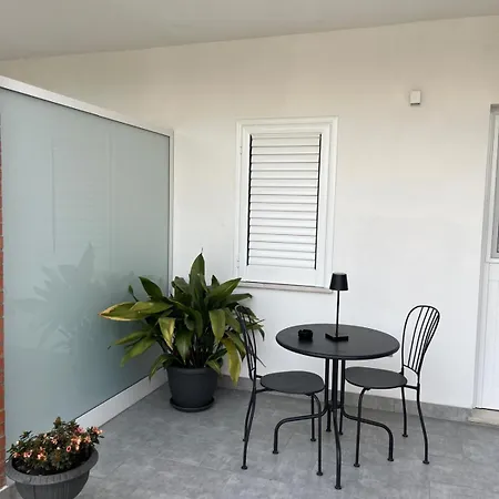 Dimora Dana Bed & Breakfast 3*